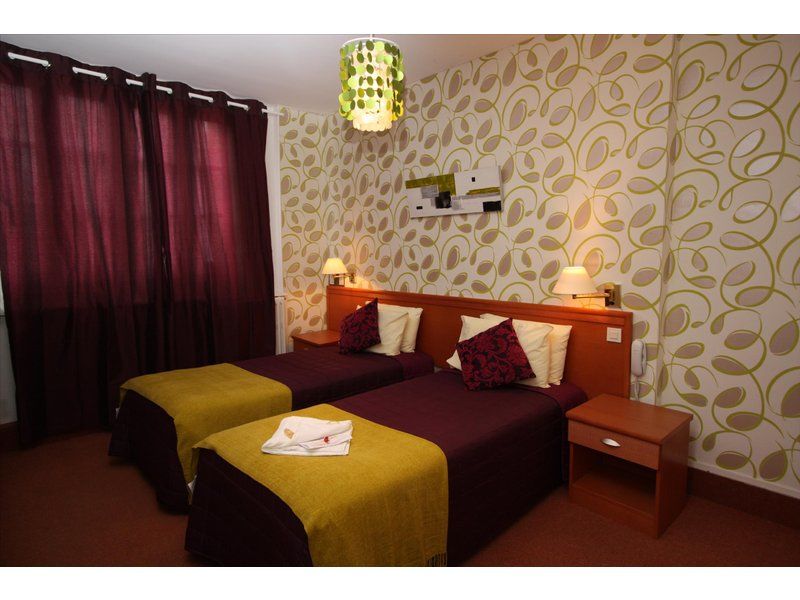 Hotel Raymond 4 Toulouse Zimmer foto