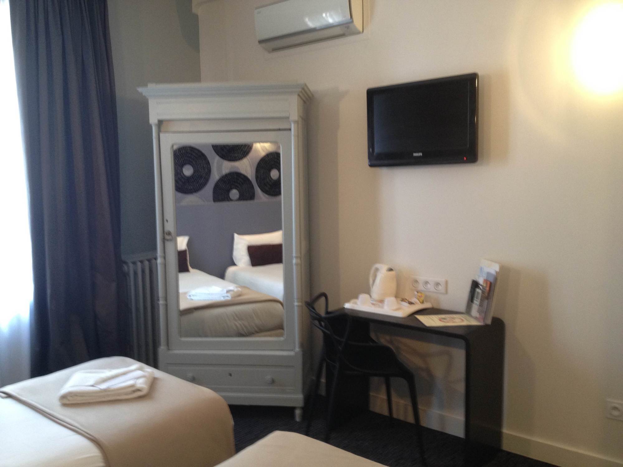 Hotel Raymond 4 Toulouse Zimmer foto